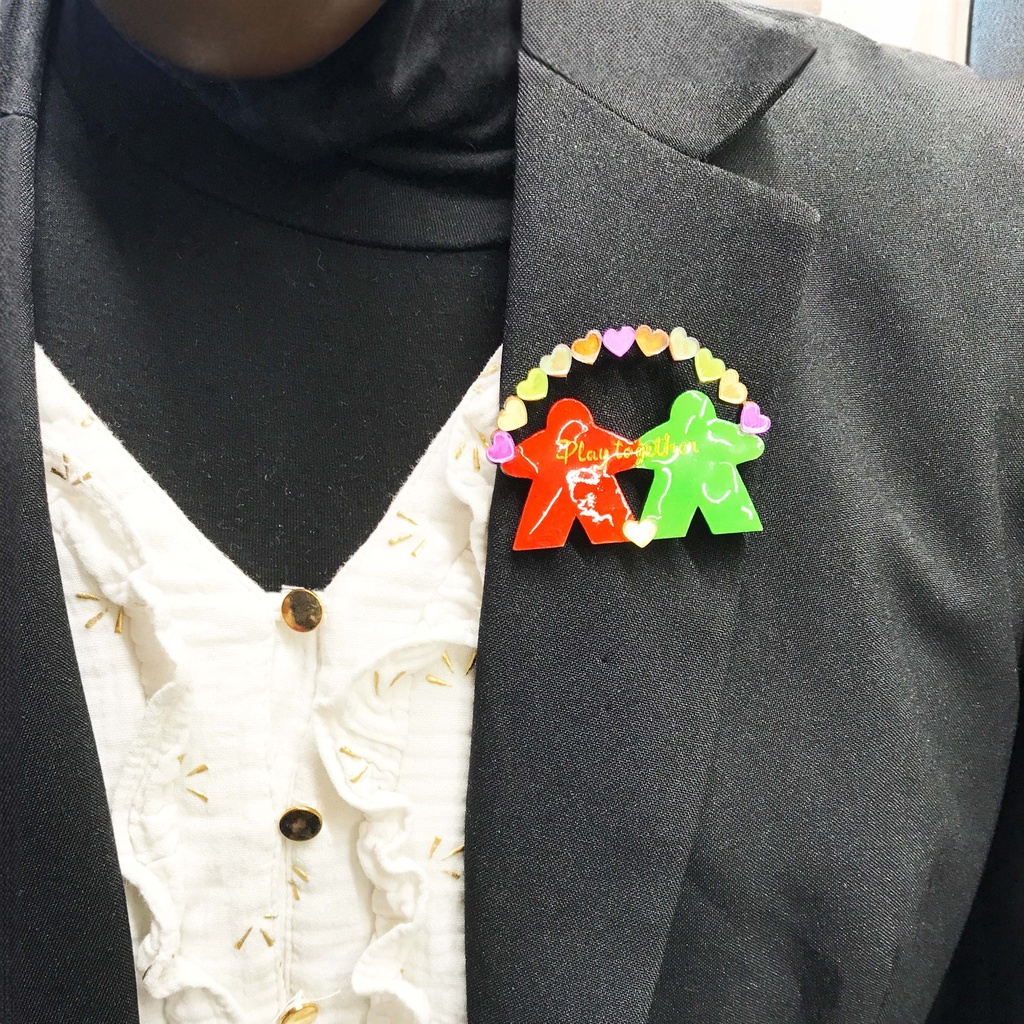Broche « Play Together » 